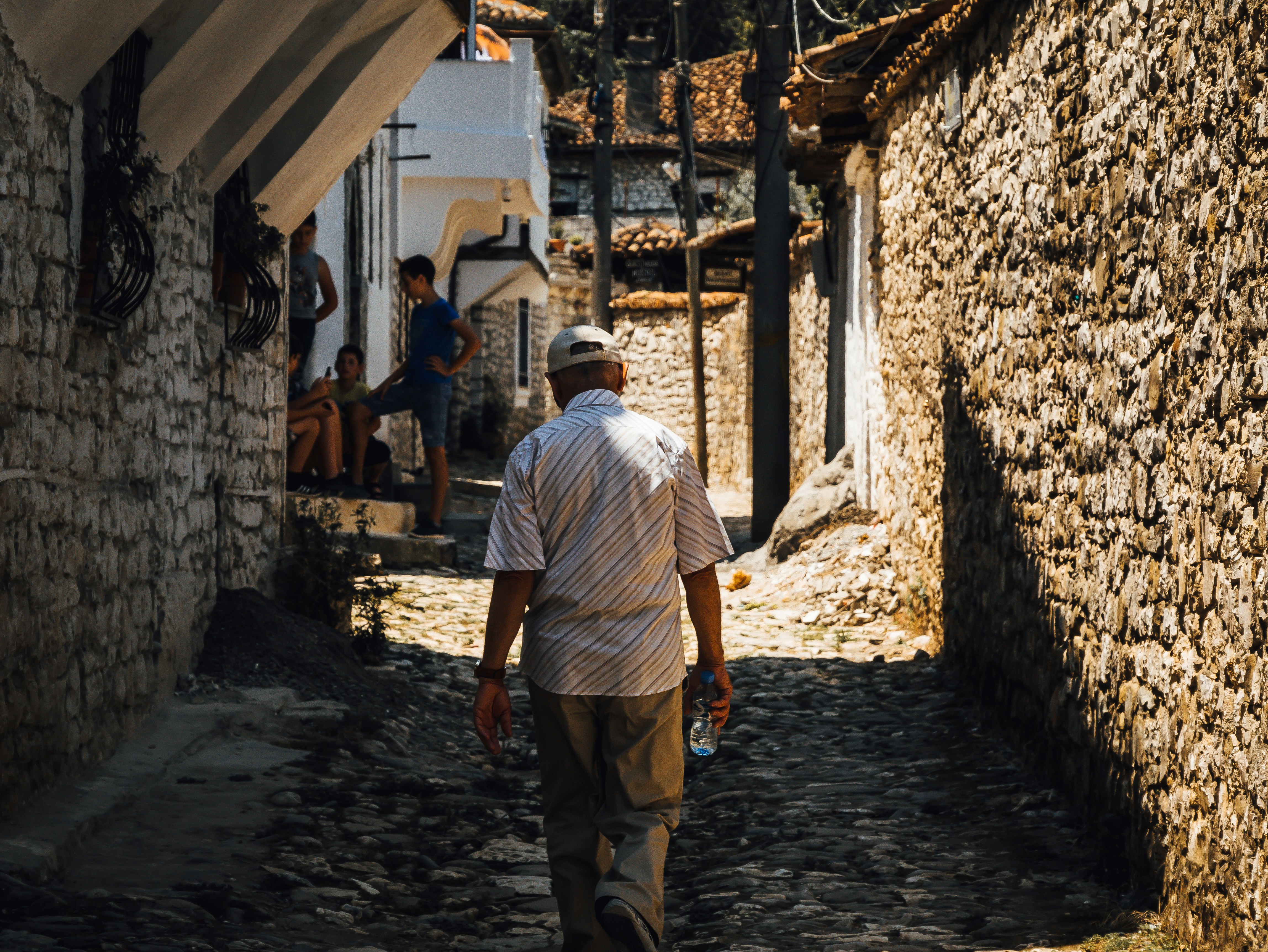 Comment préparer votre premier voyage en Albanie : Guide pratique
